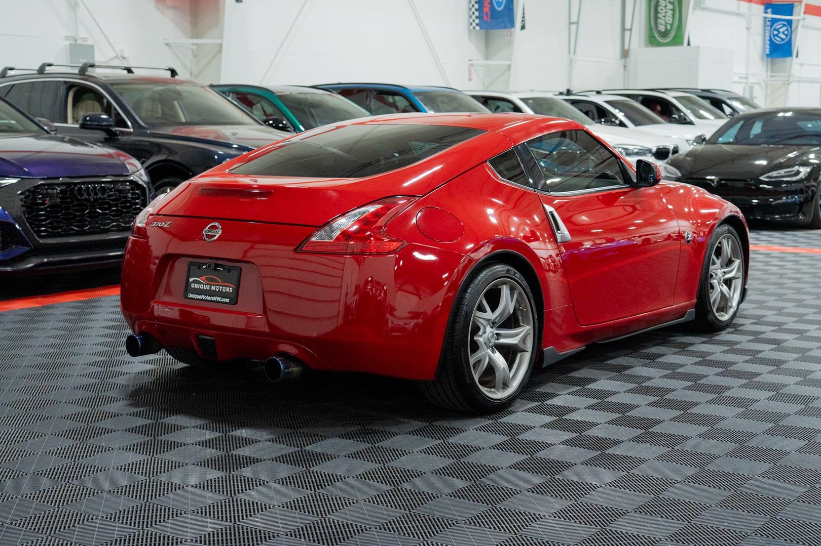 Used 2016 Nissan 370Z Coupe RWD image 8