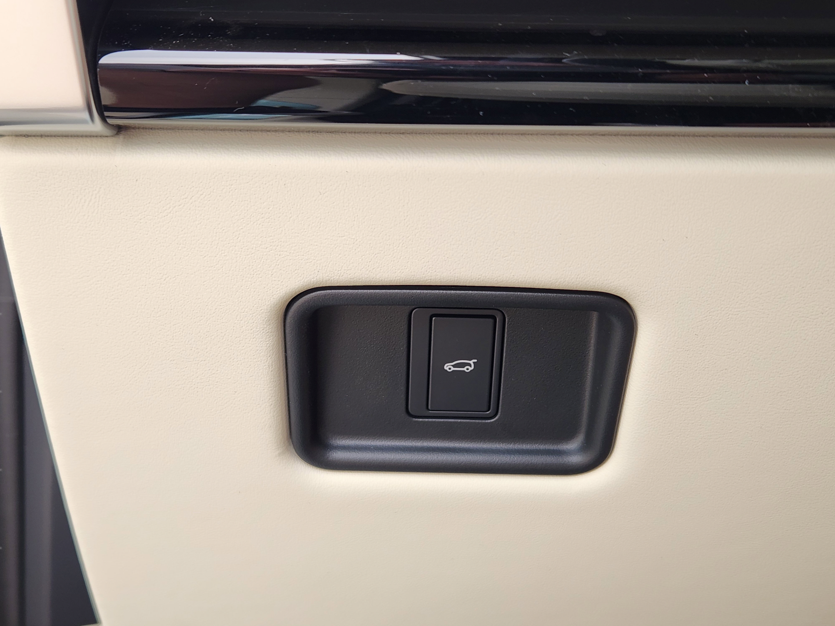New 2026 Land Rover Range Rover SE AWD/4WD image 16
