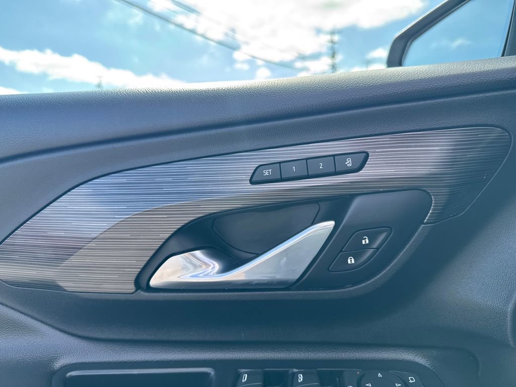 Used 2020 GMC Terrain SLT w/ Preferred Package AWD/4WD image 33