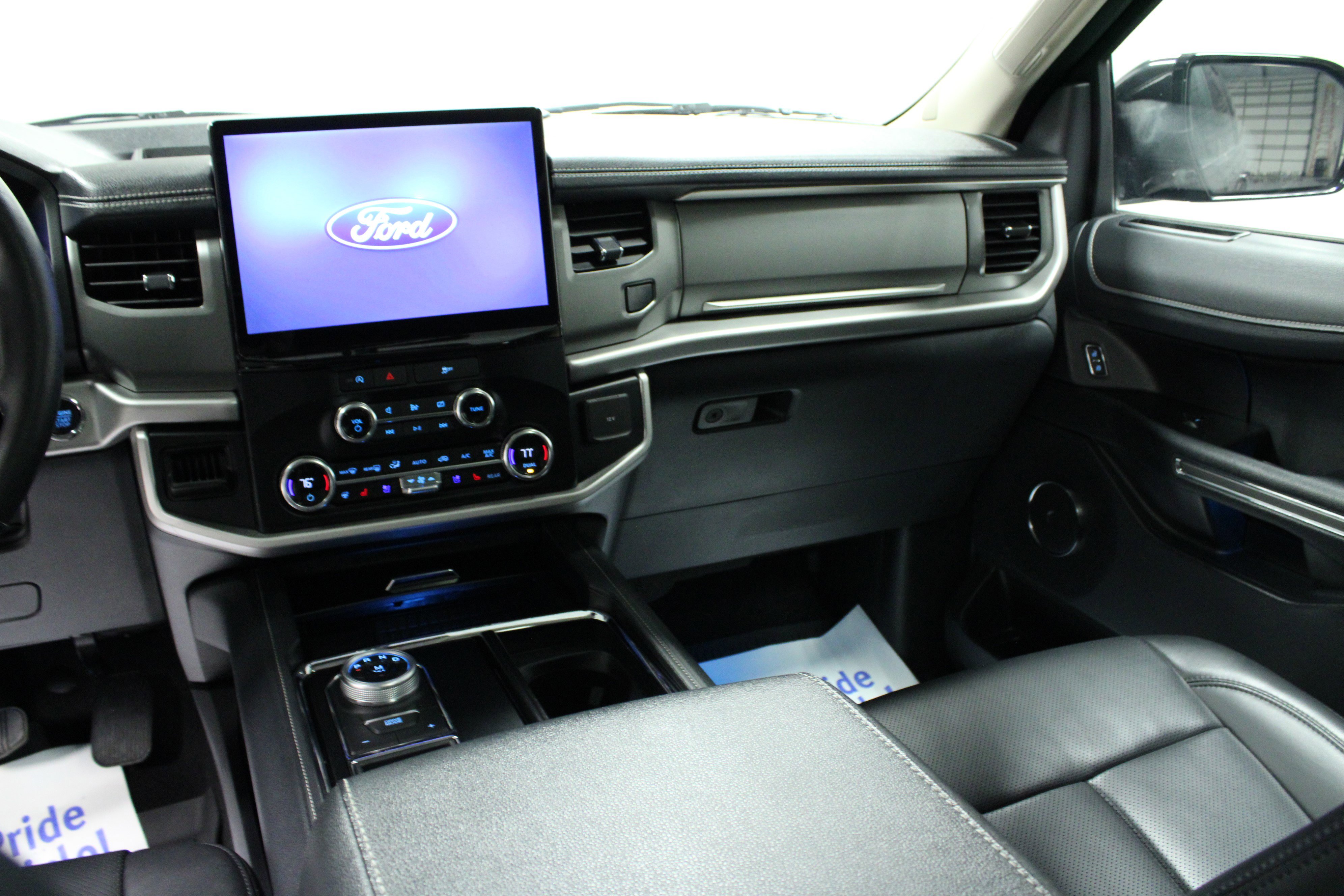 Used 2024 Ford Expedition XLT image 20