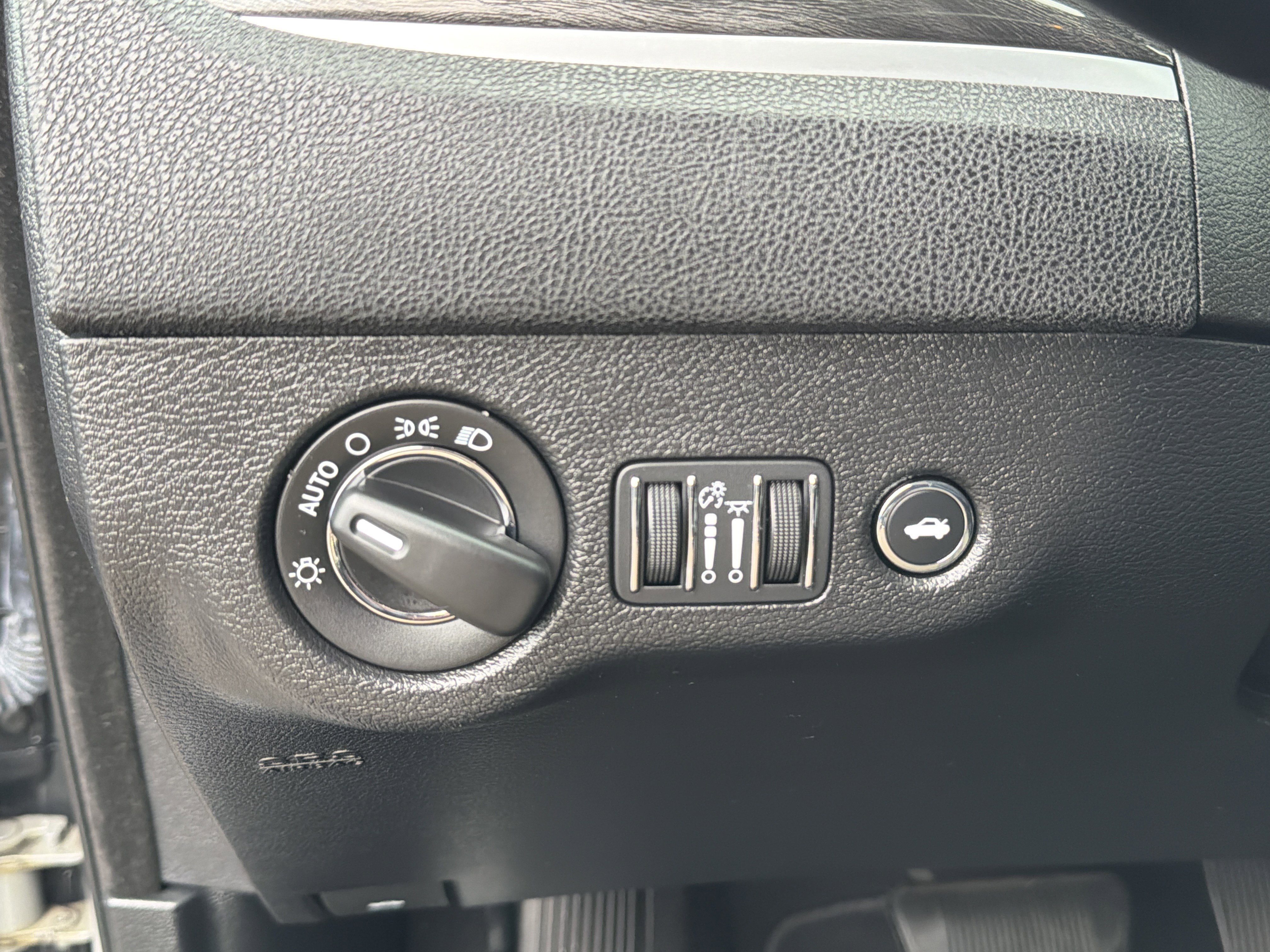 Used 2019 Chrysler 300 Touring L w/ Quick Order Package 22F image 16