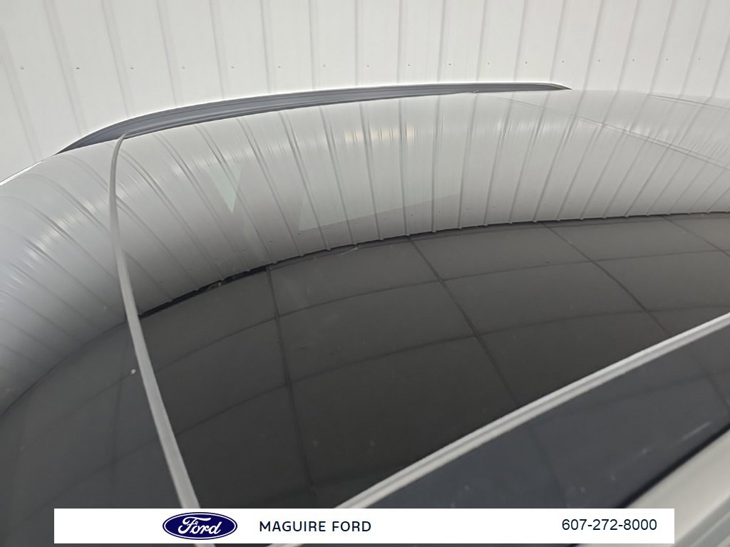 Used 2022 Ford Escape SEL w/ Technology Package image 11