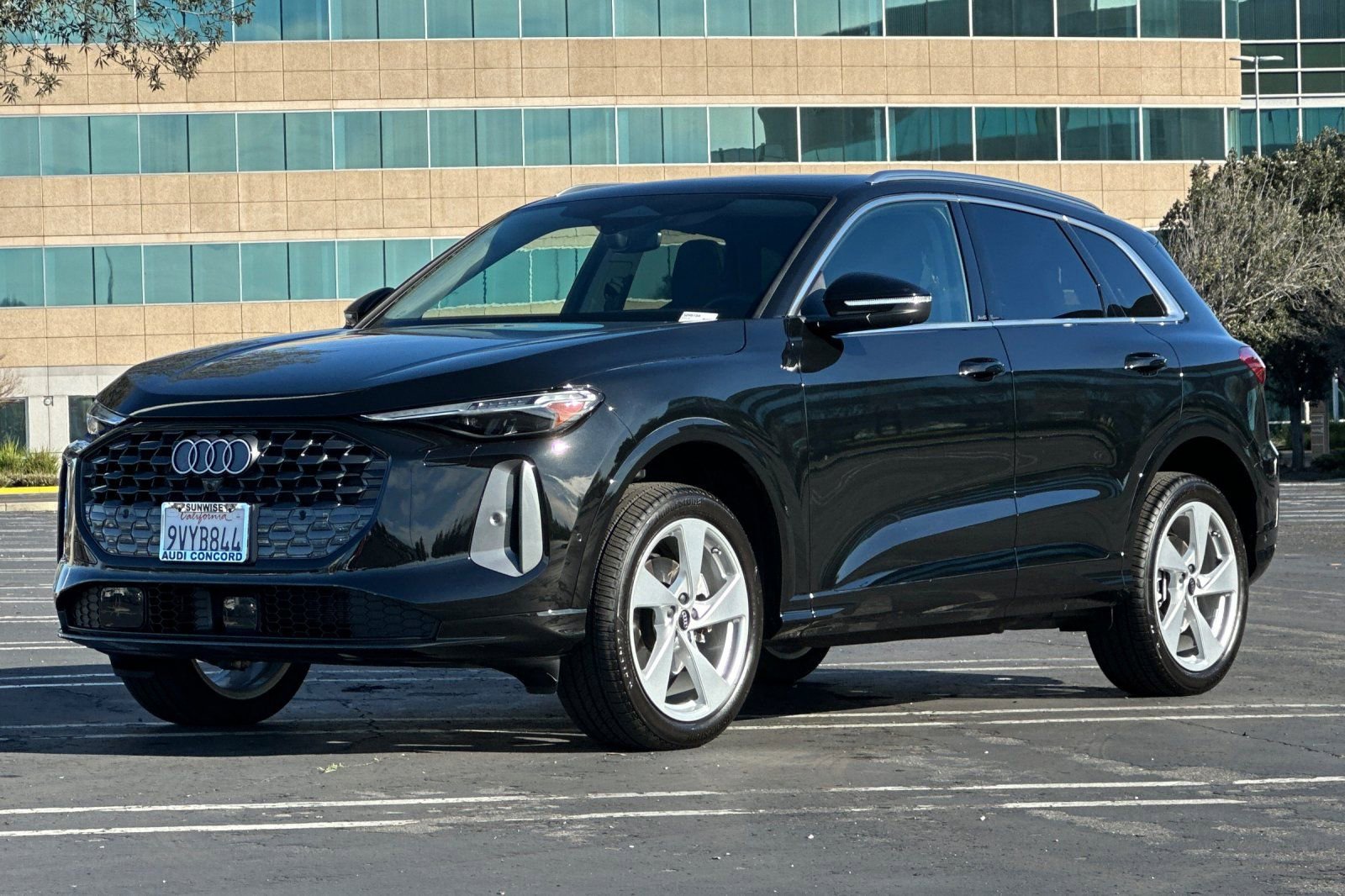 Used 2025 Audi Q5 Premium Plus w/ Premium Plus image 8