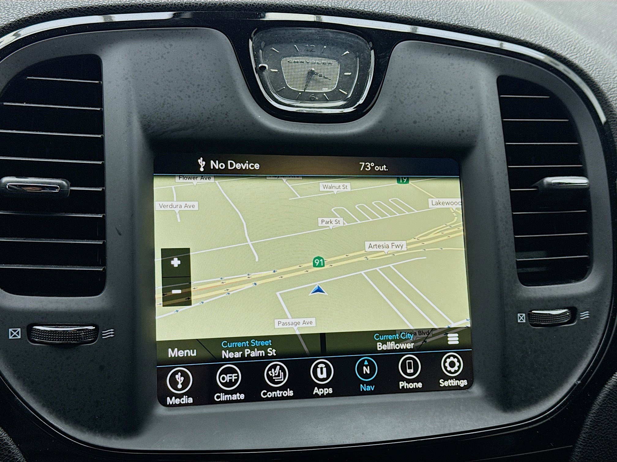 Used 2018 Chrysler 300 S RWD image 9