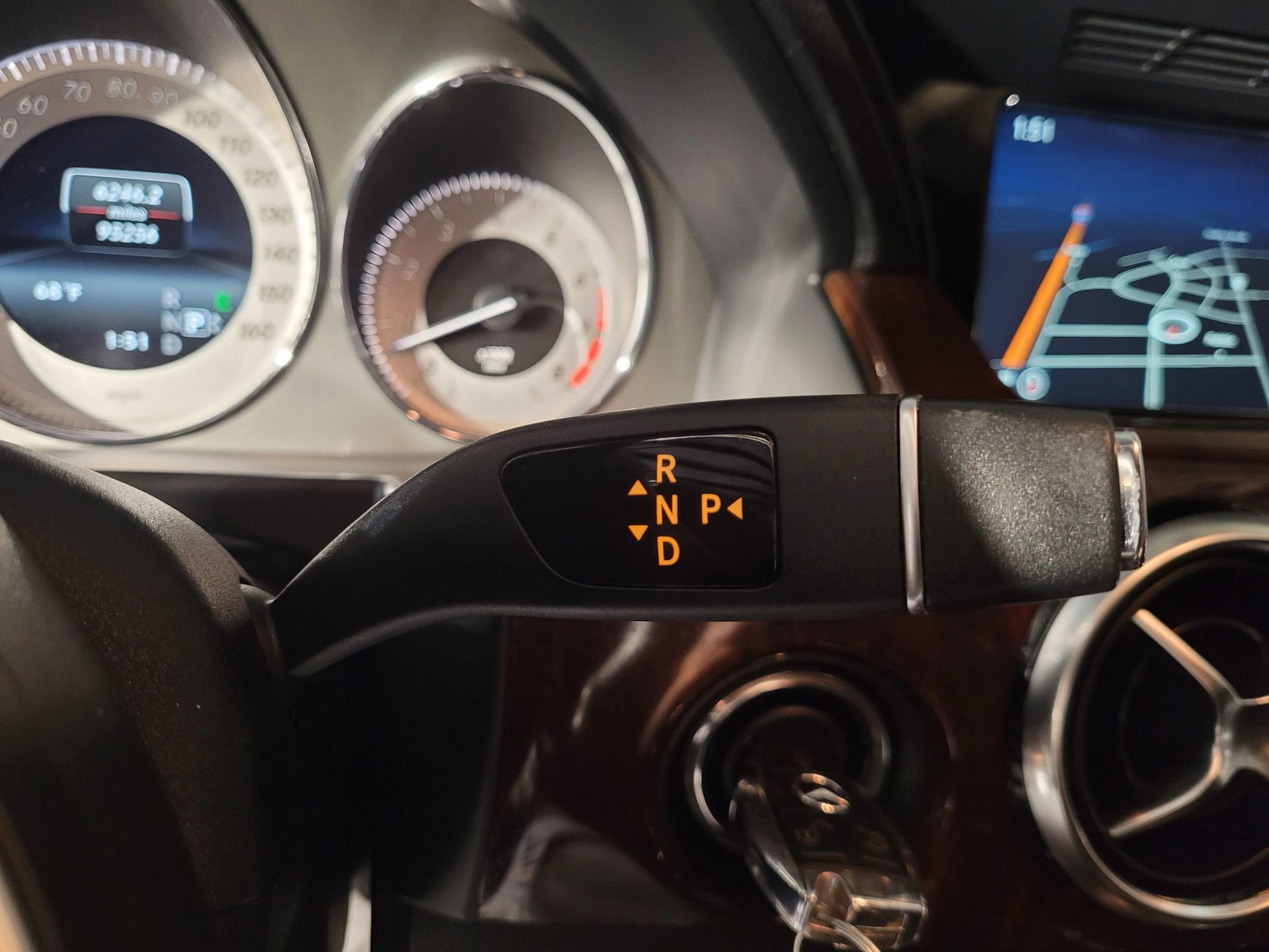 Used 2015 Mercedes-Benz GLK 350 4MATIC image 26