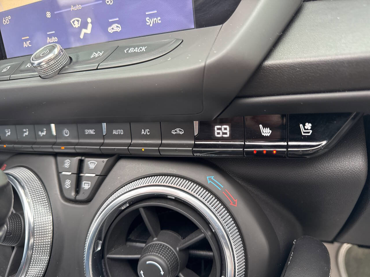 Used 2020 Chevrolet Camaro SS image 21