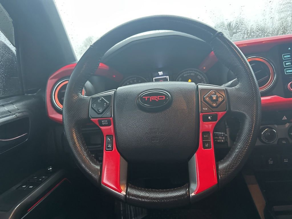 Used 2018 Toyota Tacoma TRD Sport w/ Technology Package image 18