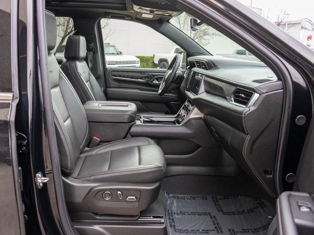Used 2024 GMC Yukon Denali AWD/4WD image 11