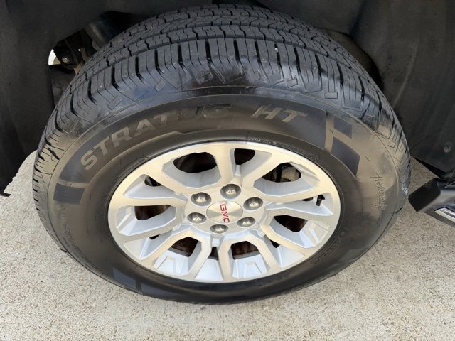 Used 2017 GMC Yukon SLT image 23