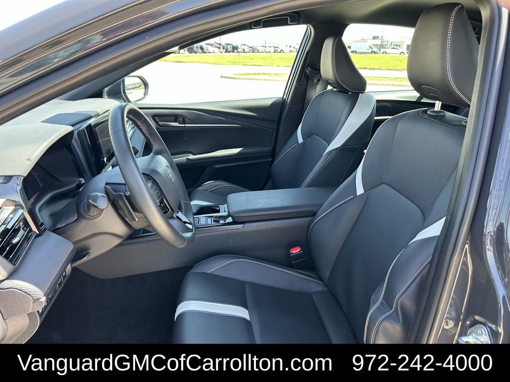 Used 2025 Toyota Camry SE image 26