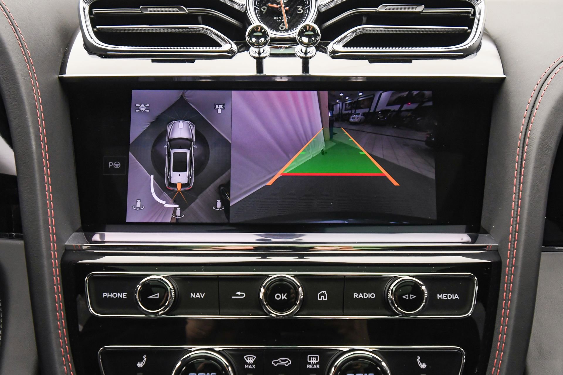 New 2025 Bentley Bentayga image 38