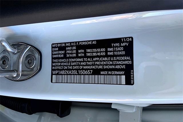 Certified 2025 Porsche Macan 4S Electric image 40