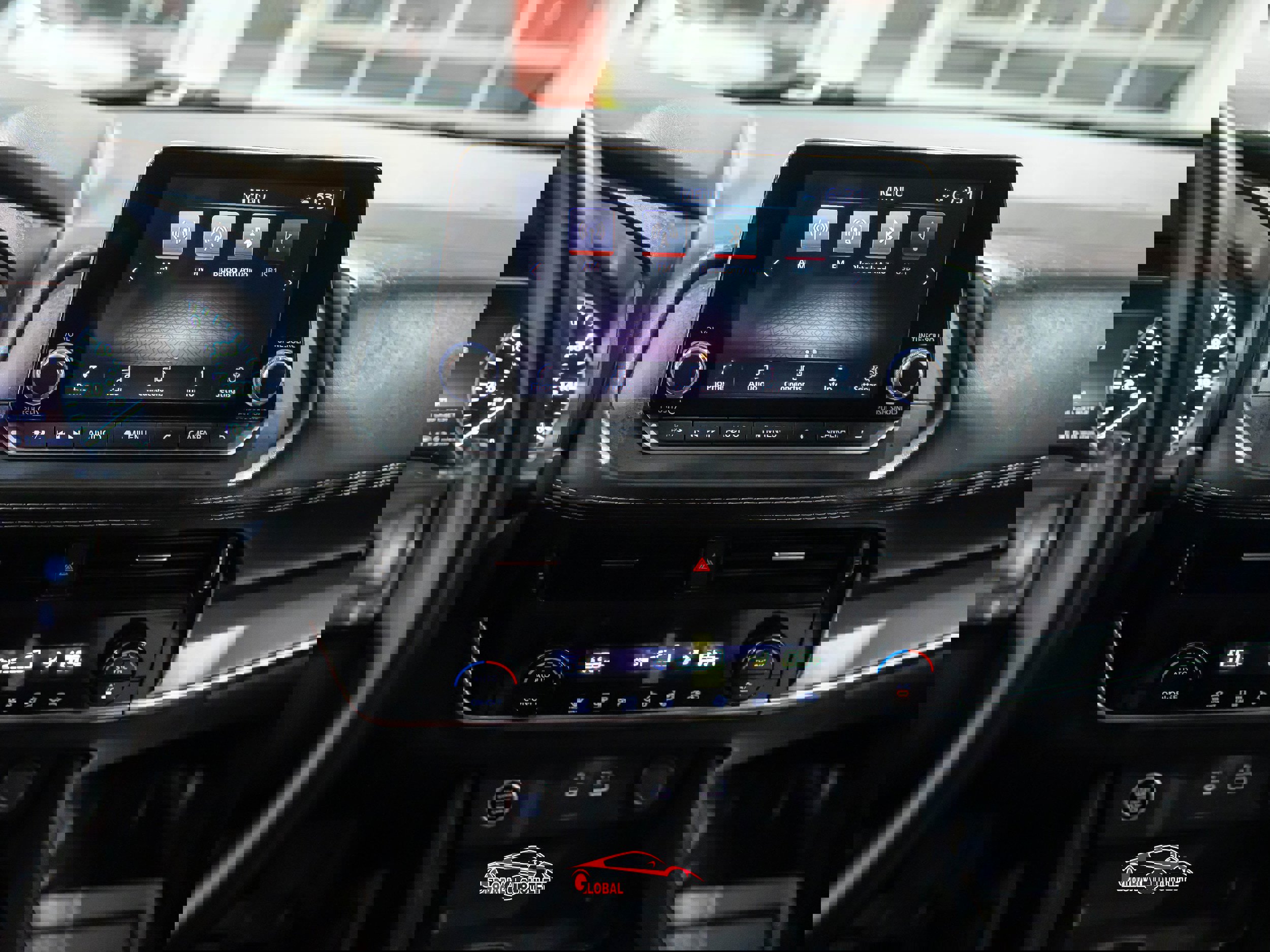 Used 2021 Nissan Rogue SV image 31