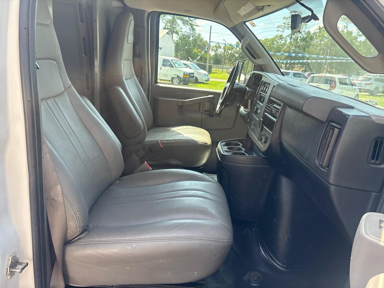 Used 2020 Chevrolet Express 2500 w/ Communications Package RWD image 13