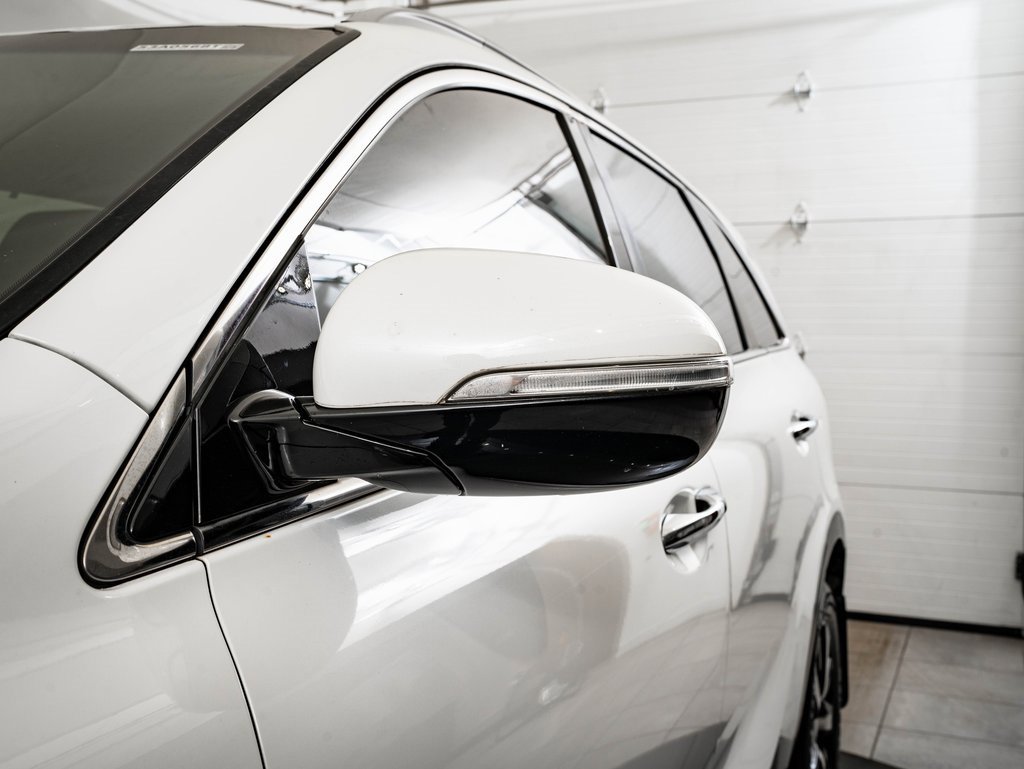 Used 2016 Kia Sorento EX w/ EX Premium Package image 16