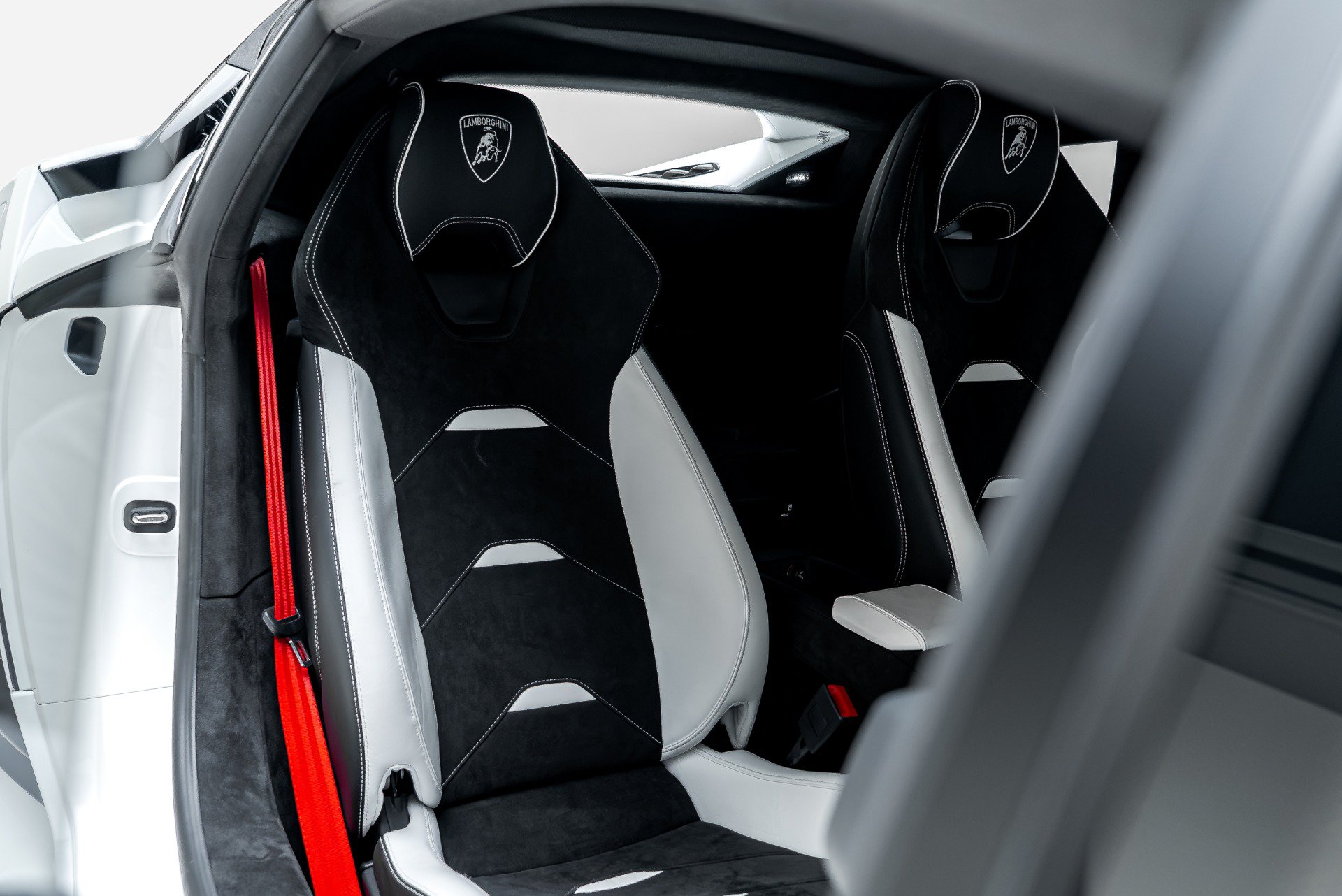 Used 2023 Lamborghini Huracan Tecnica RWD image 47