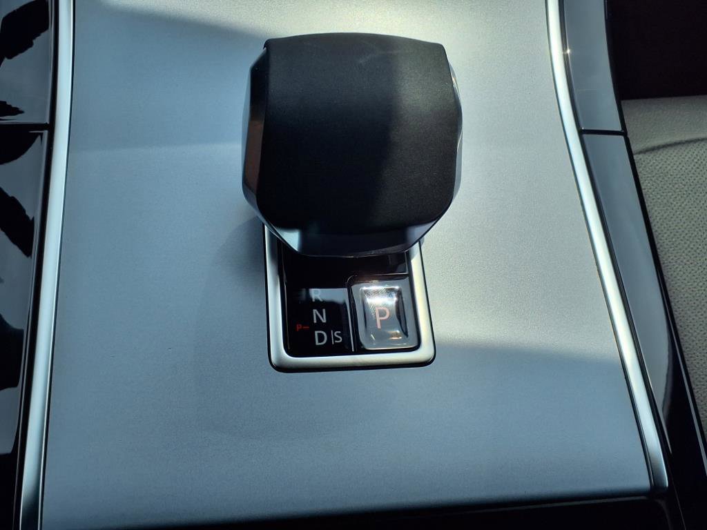 Certified 2025 Land Rover Range Rover Evoque S image 13