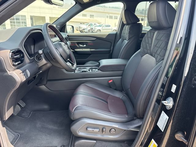 Used 2026 Honda Pilot Black Edition image 16