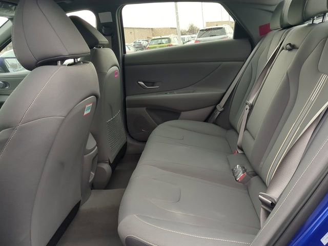 Used 2025 Hyundai Elantra SEL FWD image 12