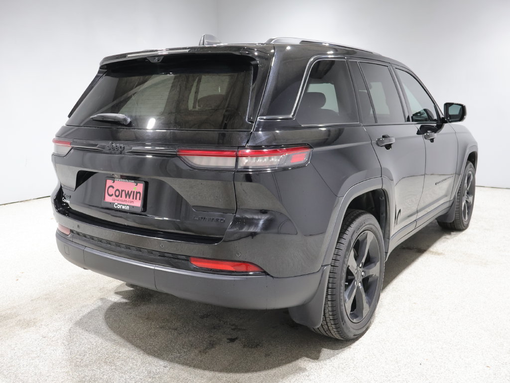 Used 2023 Jeep Grand Cherokee Limited w/ Luxury Tech Group II AWD/4WD image 3