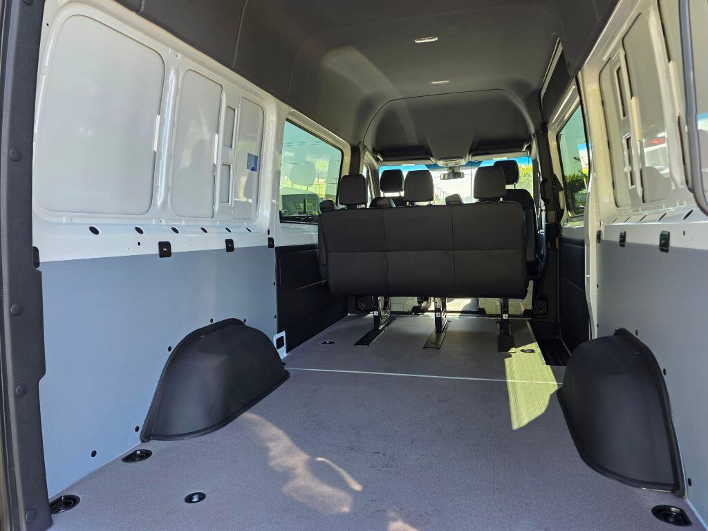 New 2025 Mercedes-Benz eSprinter 170 Cargo image 18