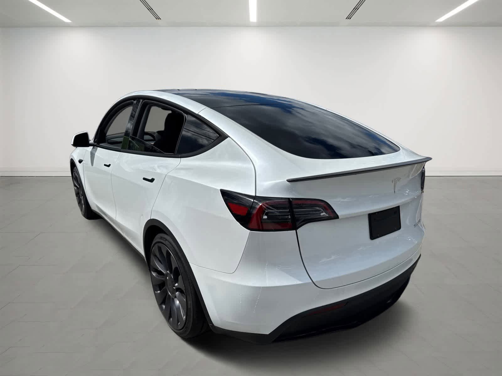 Used 2025 Tesla Model Y Performance AWD/4WD image 4