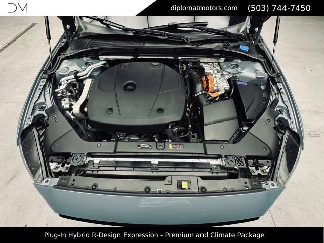 Used 2022 Volvo S60 T8 R-Design Expression w/ Premium Package AWD/4WD image 48