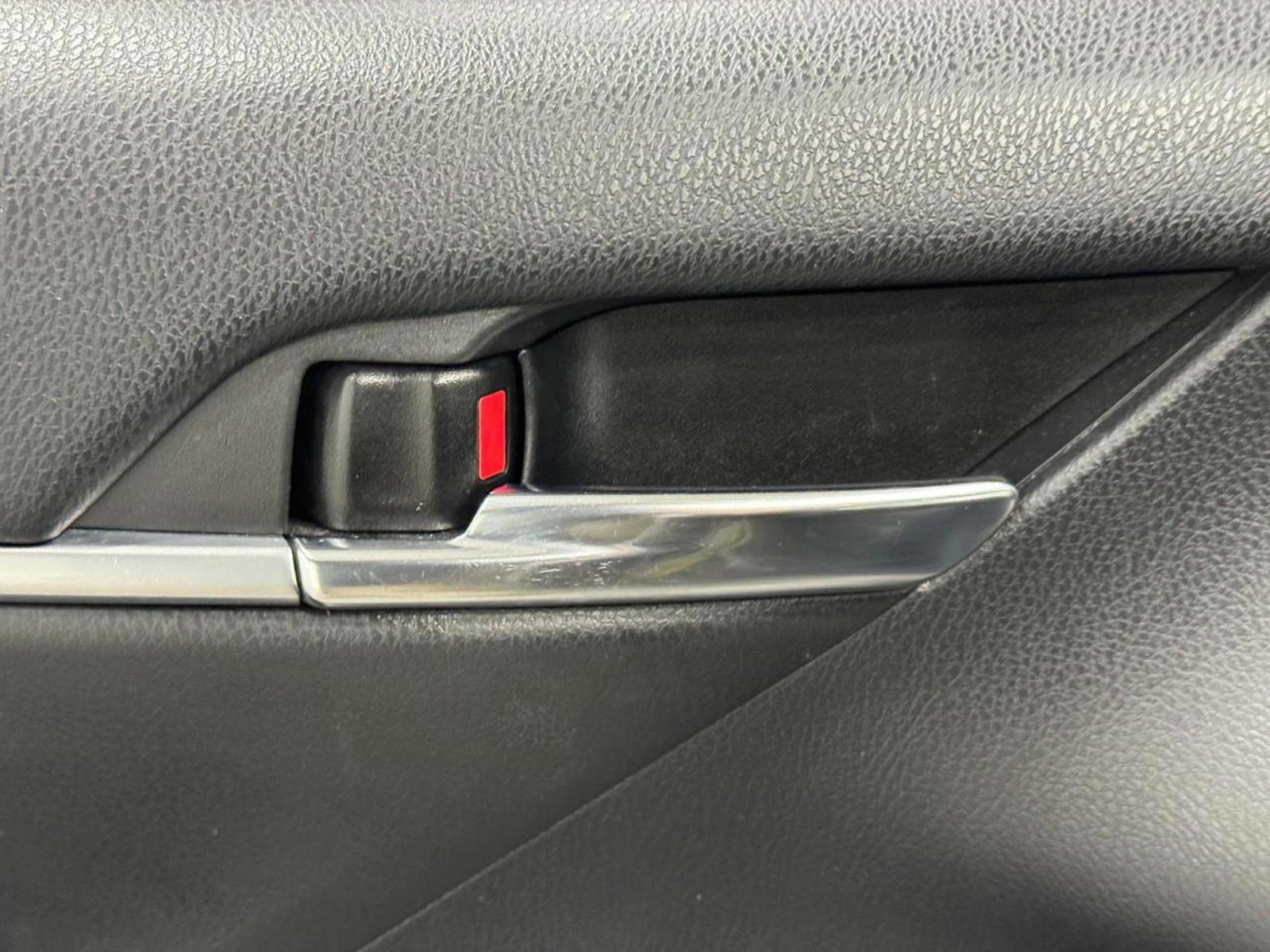 Used 2022 Toyota Camry LE image 22