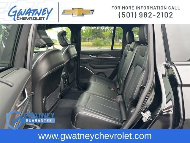 Used 2023 Jeep Grand Cherokee Overland w/ Luxury Tech Group IV AWD/4WD image 23