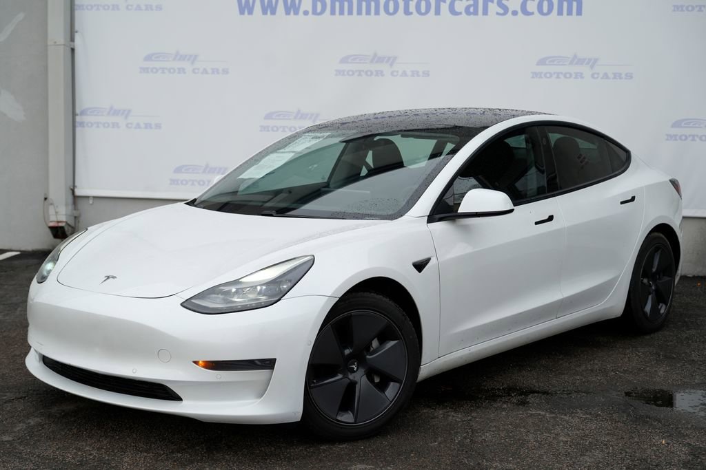 Used 2021 Tesla Model 3 Standard Range Plus image 2