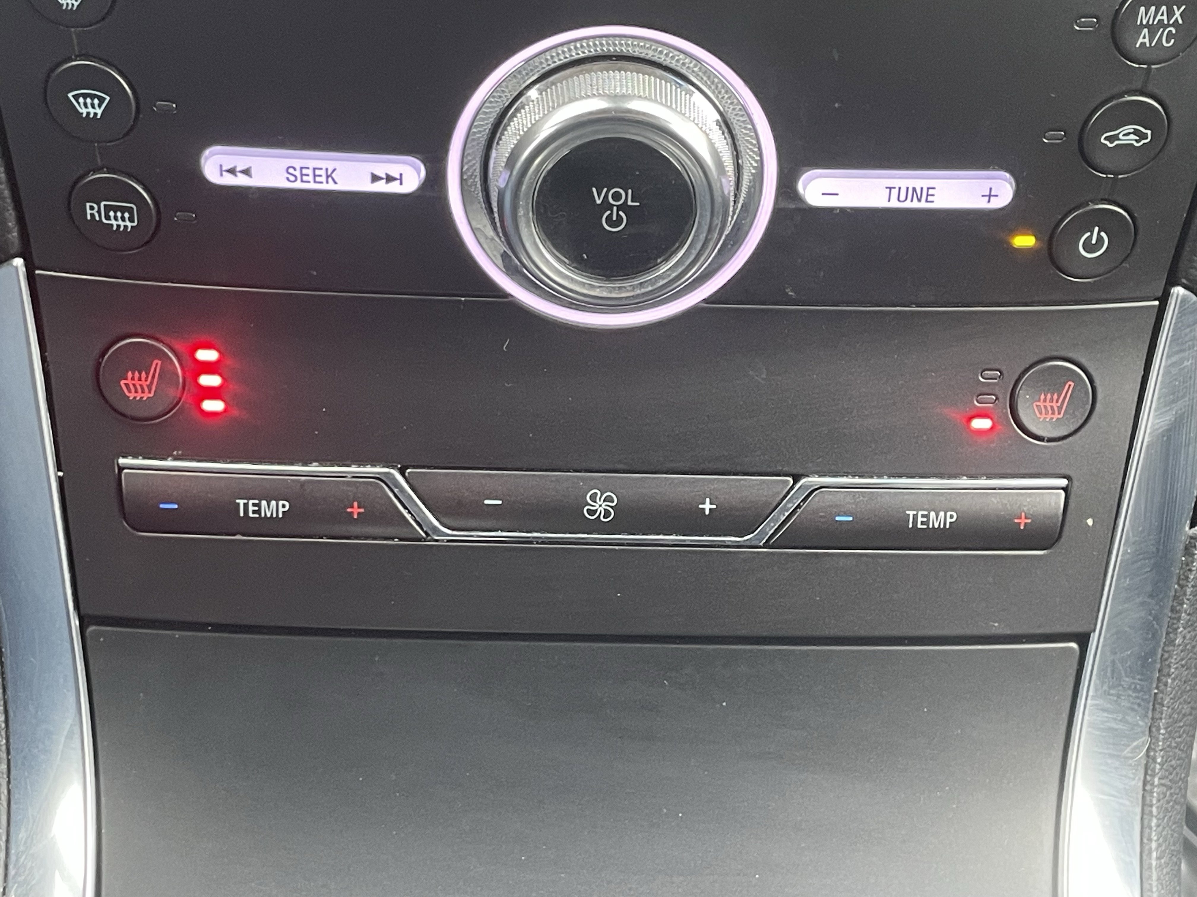 Used 2020 Ford Edge Titanium image 27