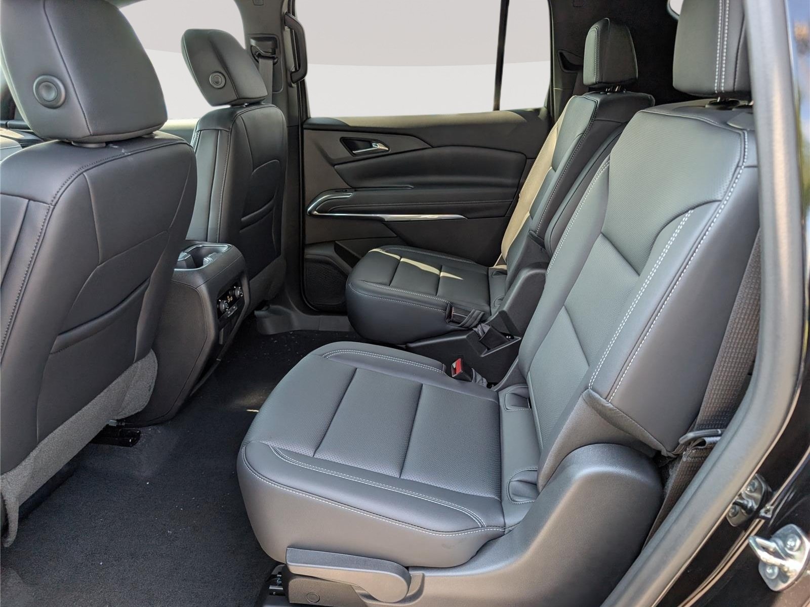 New 2027 Chevrolet Traverse LT w/ Driver Confidence Package FWD image 13