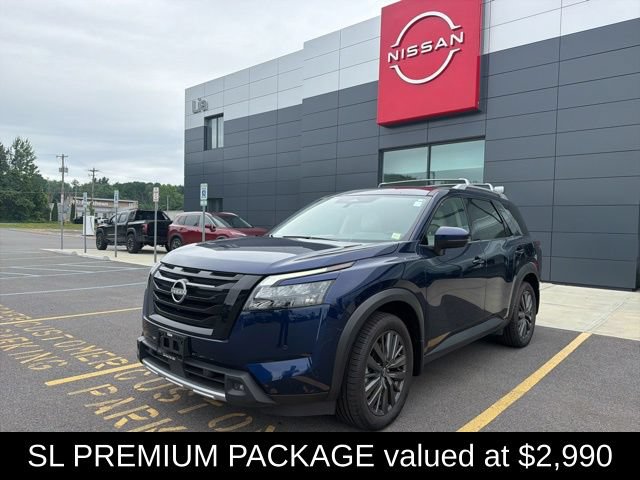 Certified 2025 Nissan Pathfinder SL w/ SL Premium Package AWD/4WD image 3
