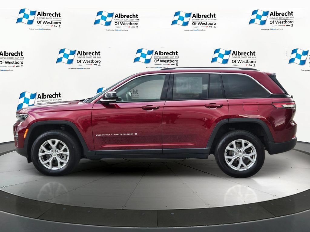 Used 2023 Jeep Grand Cherokee Limited AWD/4WD image 2