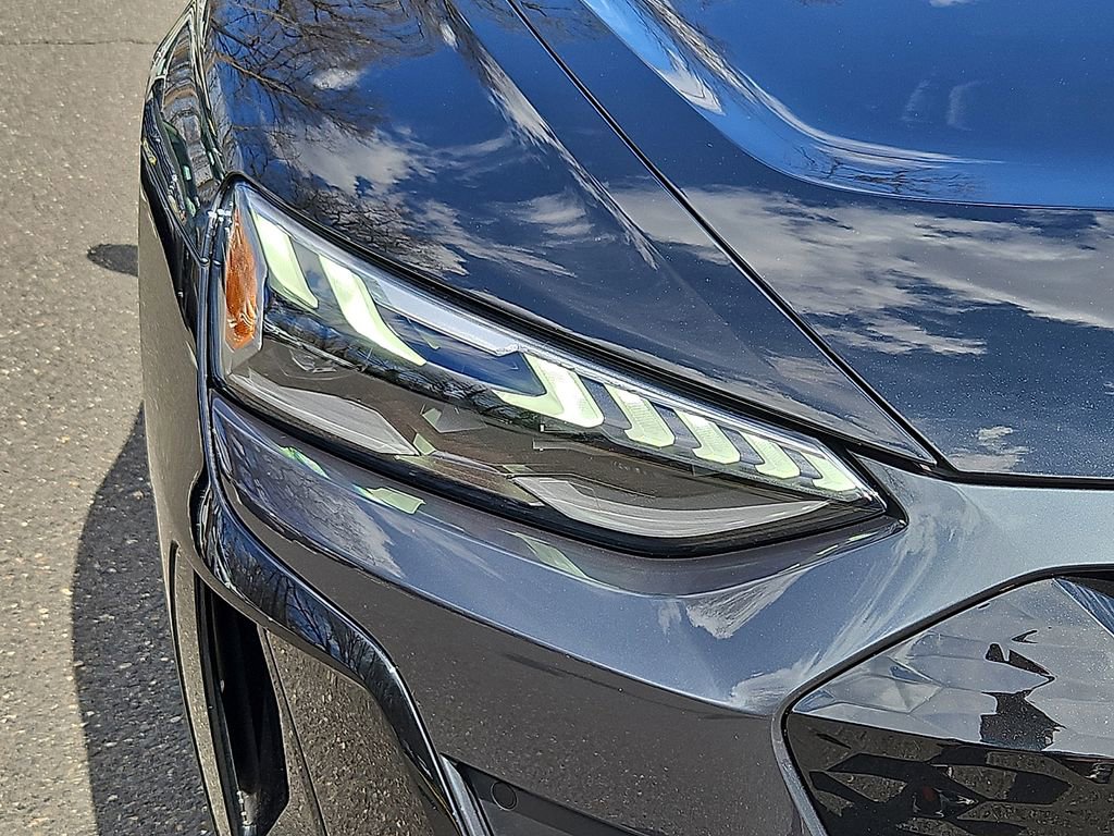 Used 2023 Audi e-tron GT Premium Plus image 9