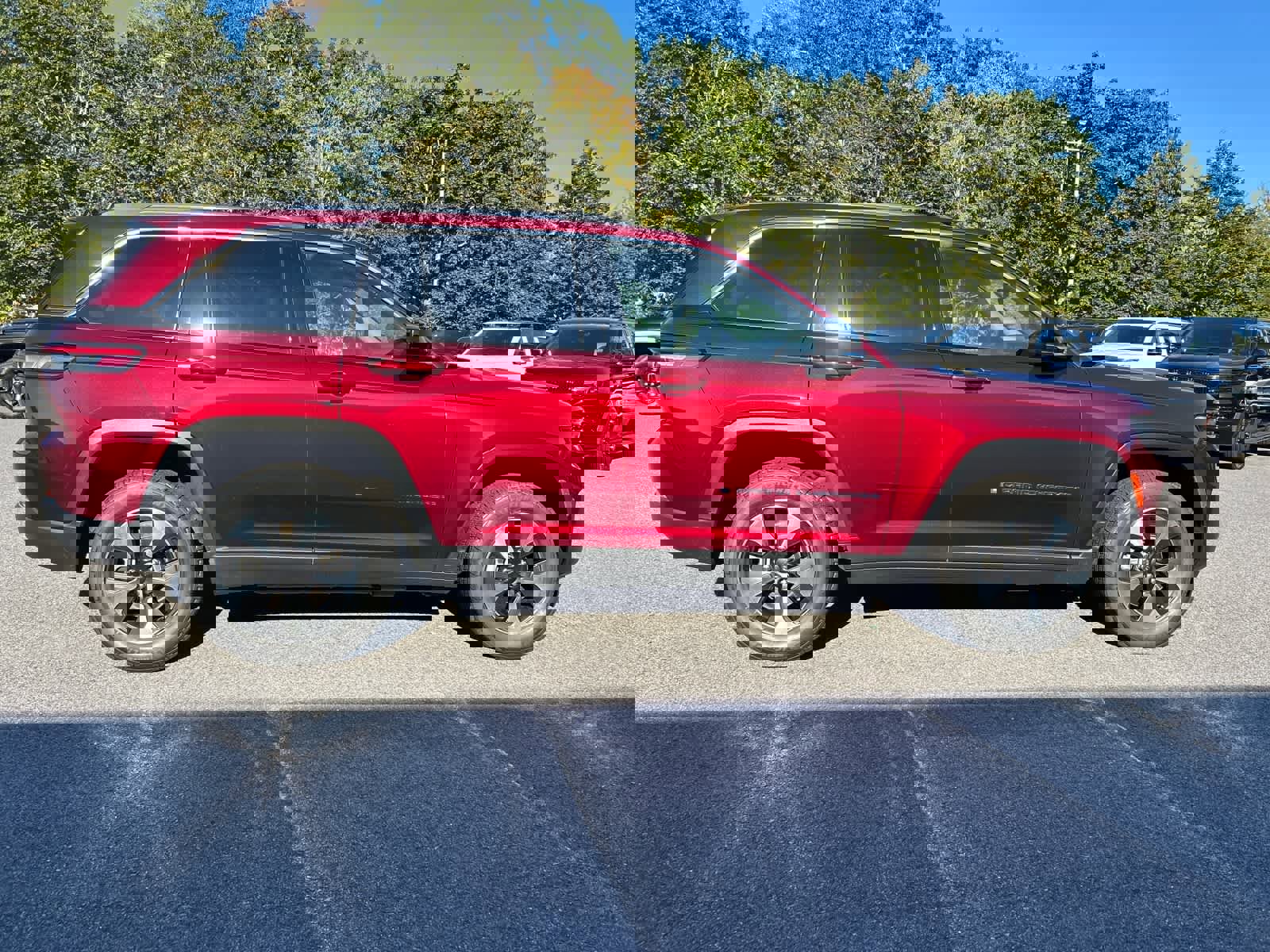 Used 2023 Jeep Grand Cherokee 4WD 4xe image 4