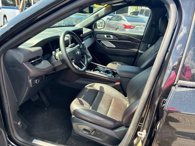 Certified 2025 Ford Explorer Platinum w/ LUX Leather Package AWD/4WD image 70