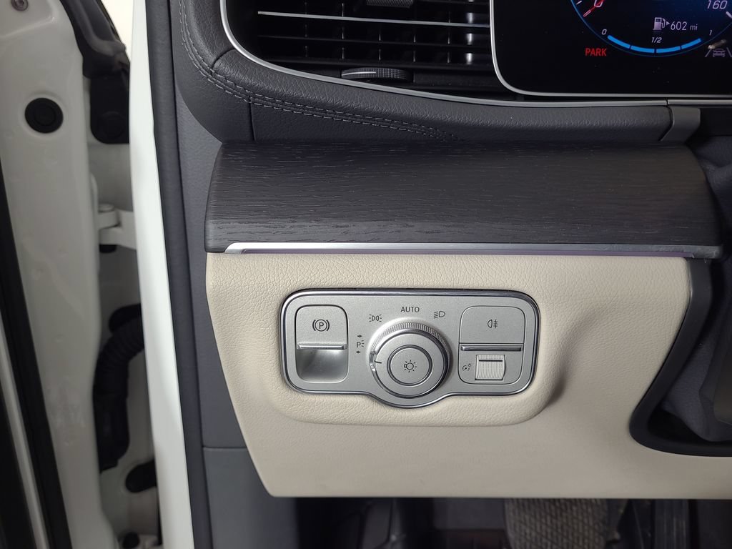 Used 2020 Mercedes-Benz GLS 450 4MATIC image 16