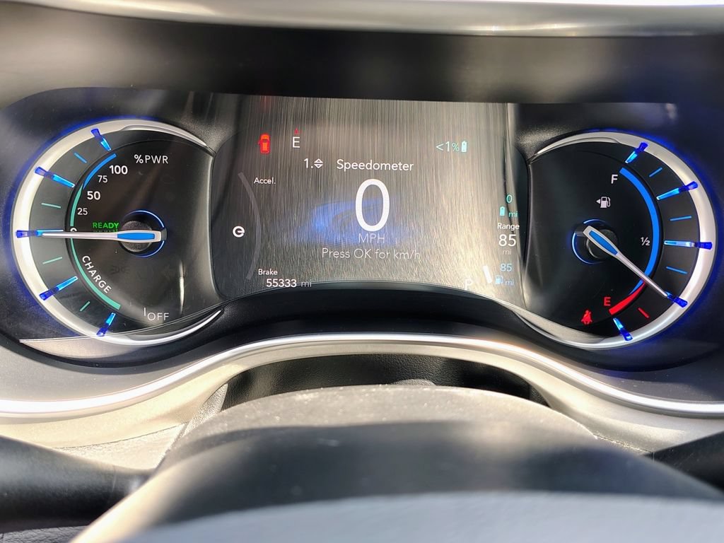 Used 2024 Chrysler Pacifica Premium FWD image 27