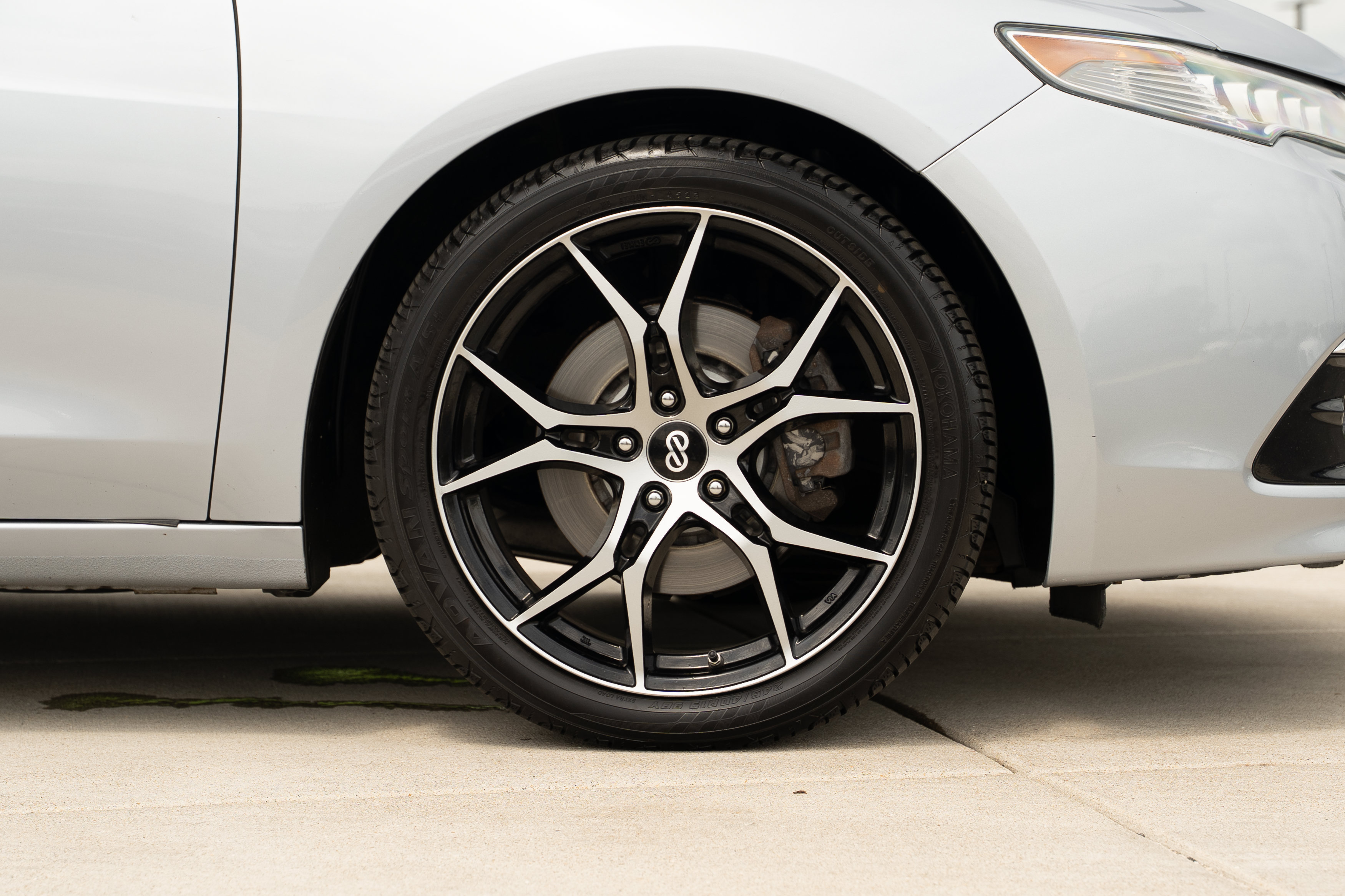 Used 2015 Acura TLX w/ Technology Package FWD image 28