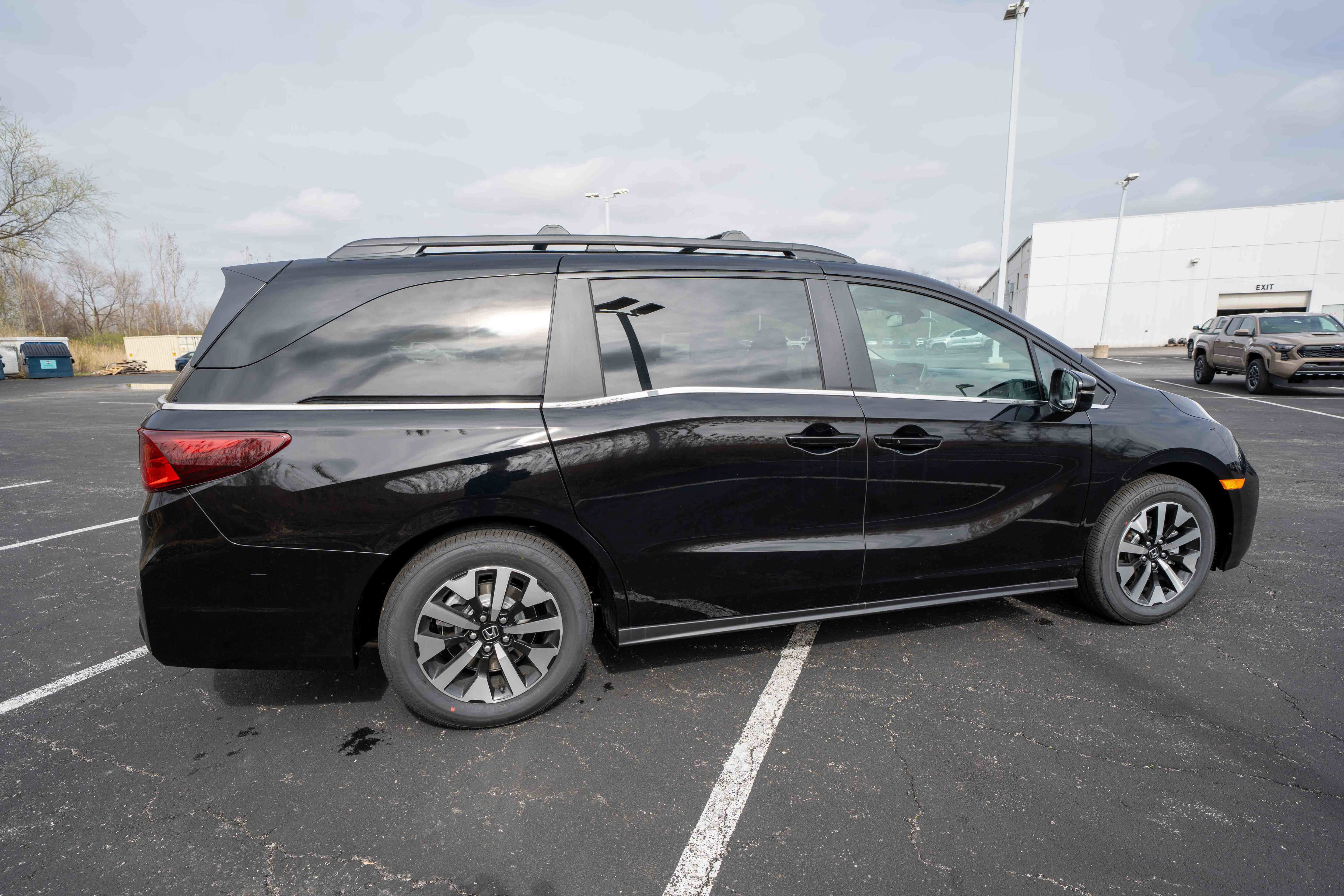 New 2026 Honda Odyssey EX-L image 6