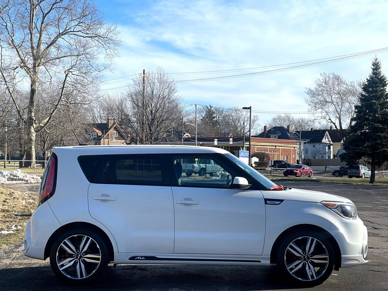Used 2016 Kia Soul + w/ Soulful Package FWD image 16