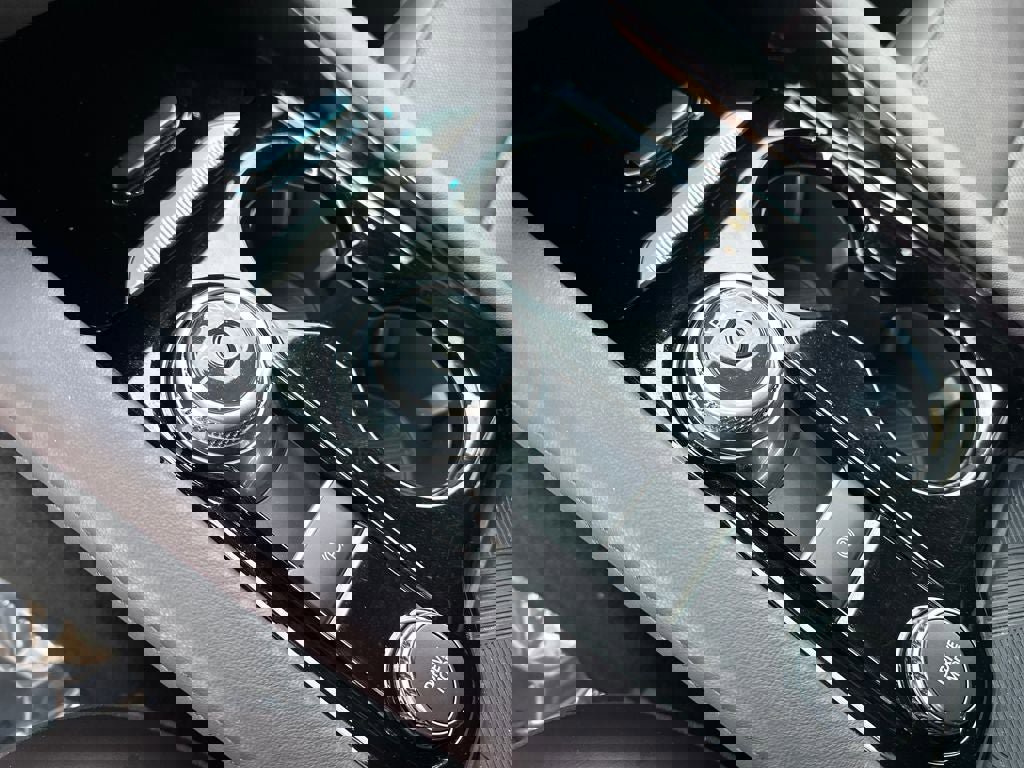 Used 2025 Ford Explorer Platinum w/ LUX Leather Package image 25