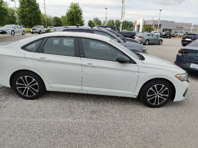 Used 2024 Volkswagen Jetta Sport FWD image 19