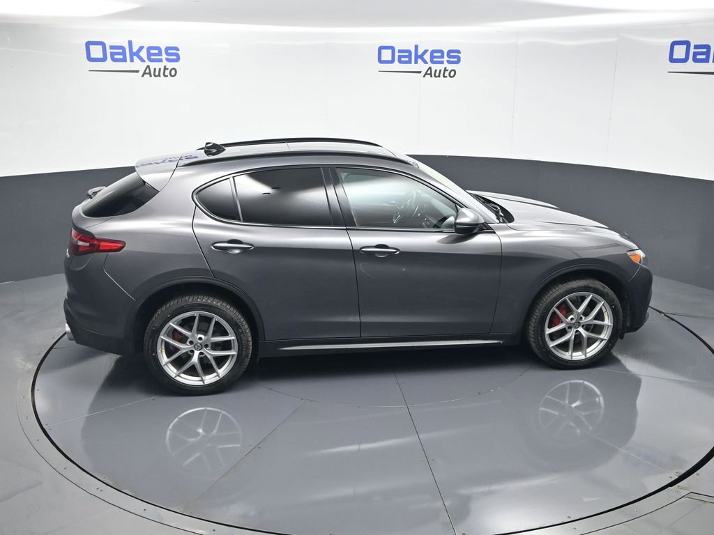 Used 2018 Alfa Romeo Stelvio Ti Sport image 55