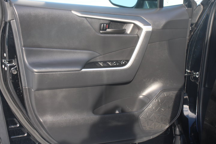 Certified 2023 Toyota RAV4 LE AWD/4WD image 10