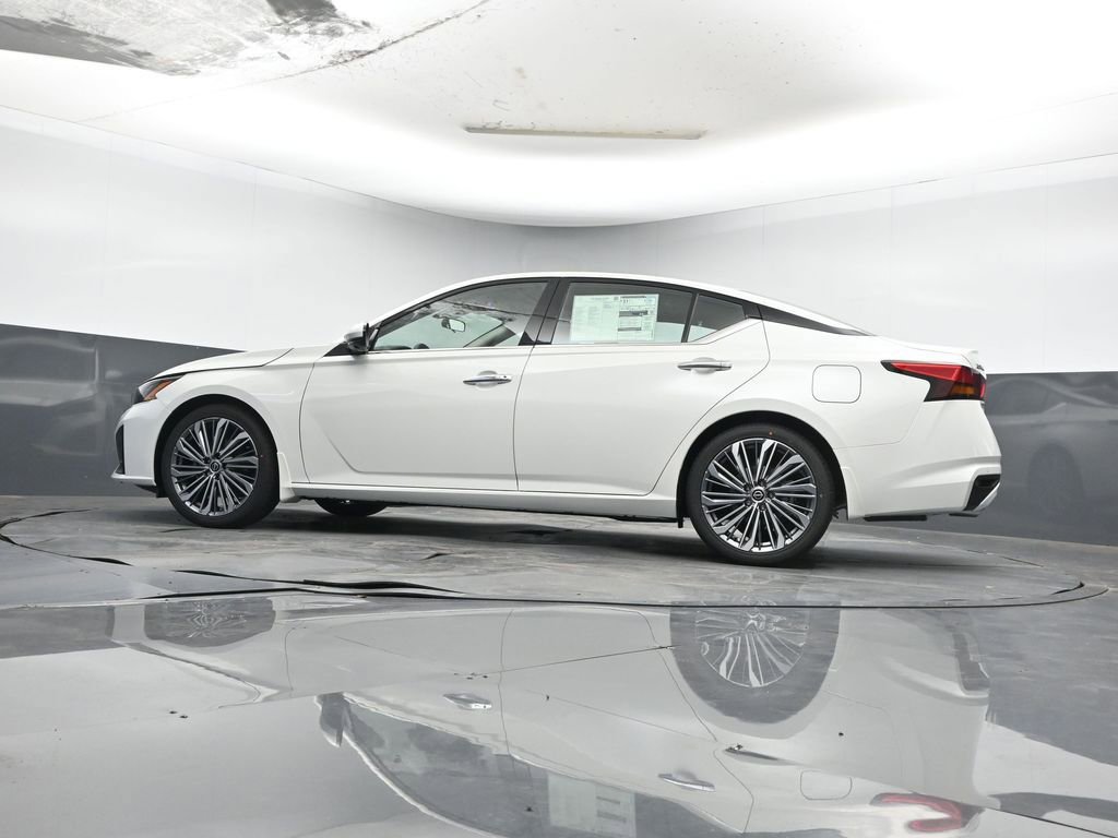 New 2025 Nissan Altima 2.5 SL image 11