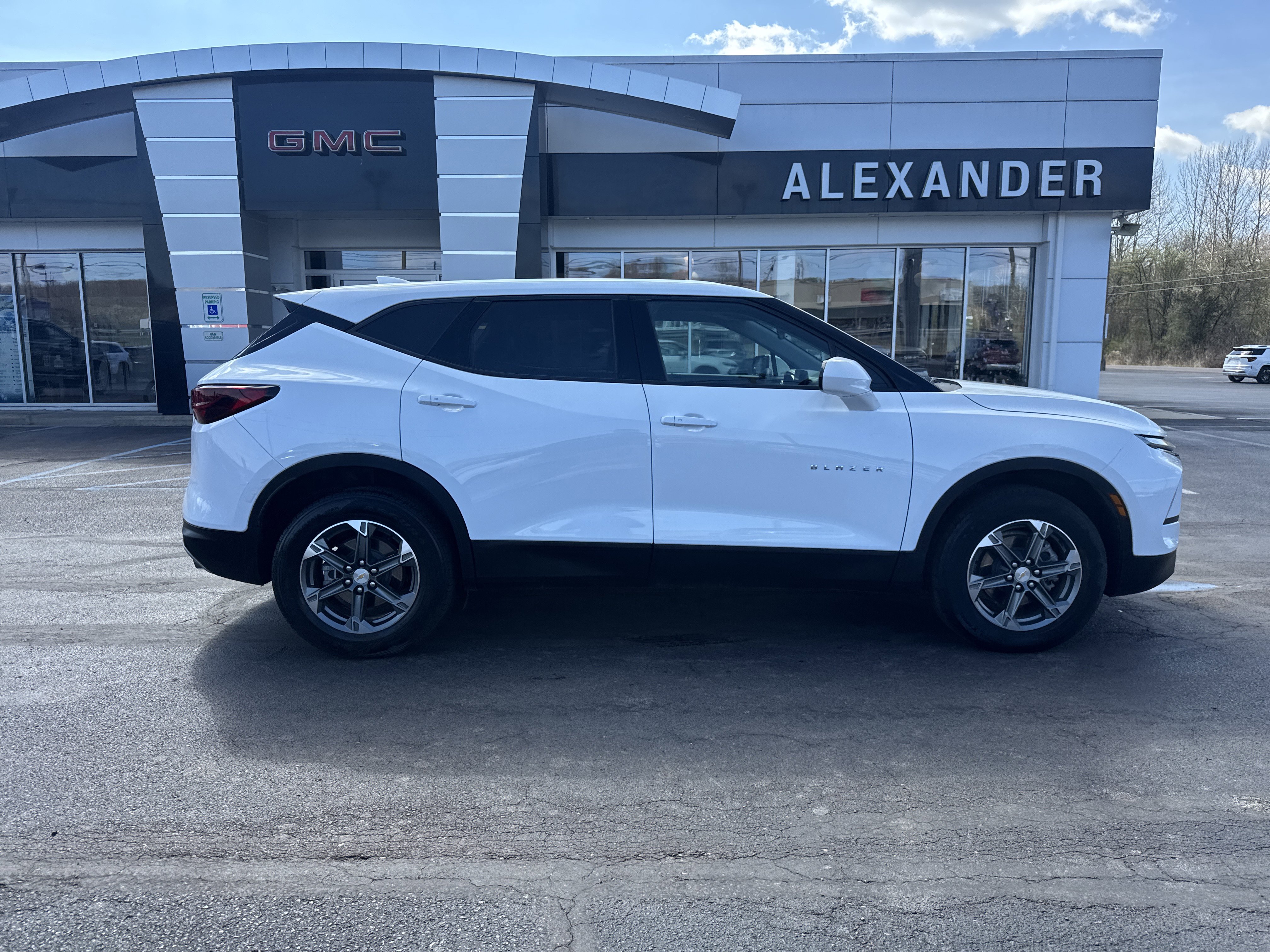 Used 2025 Chevrolet Blazer LT AWD/4WD video 2