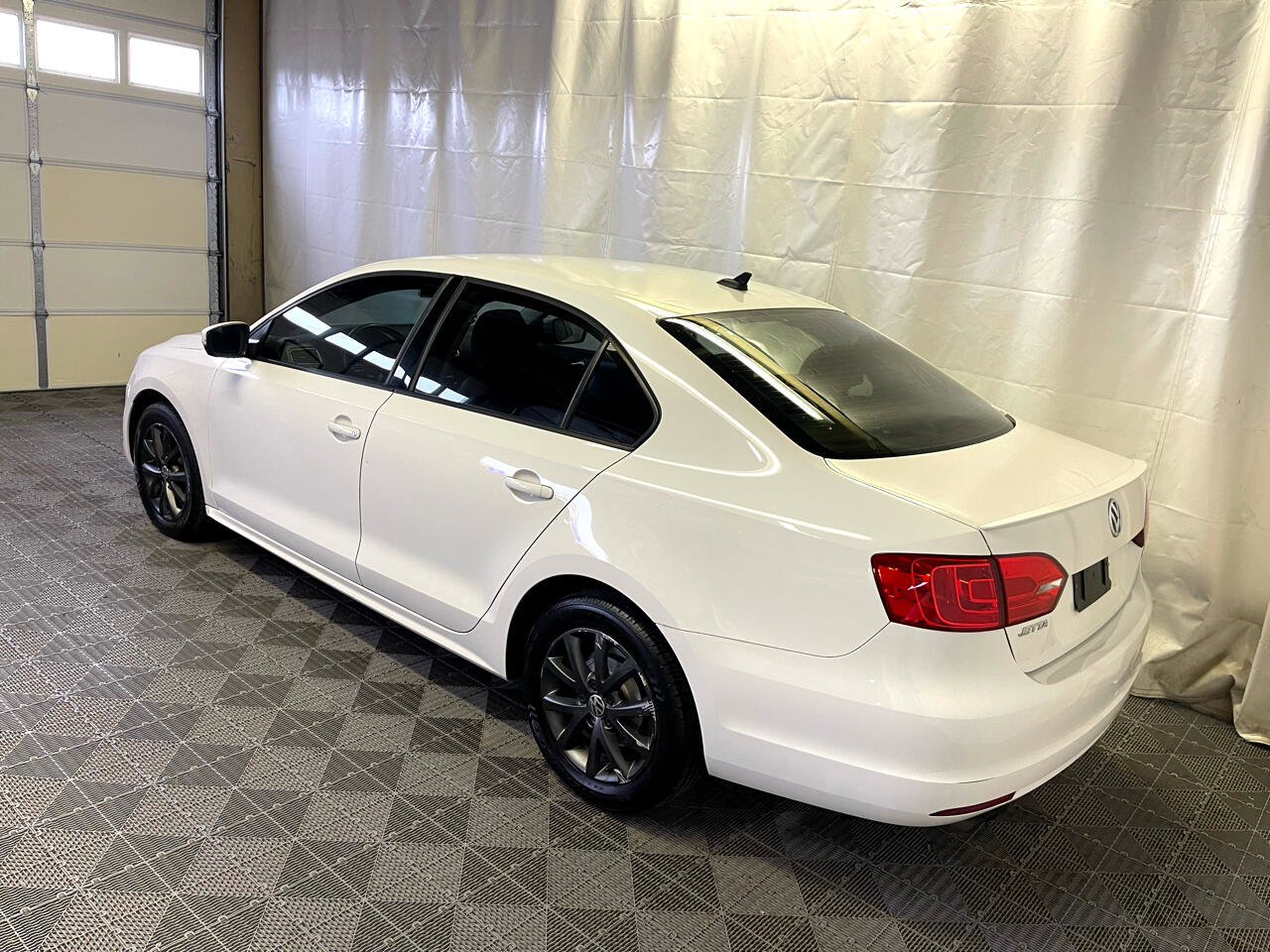 Used 2011 Volkswagen Jetta SE image 4