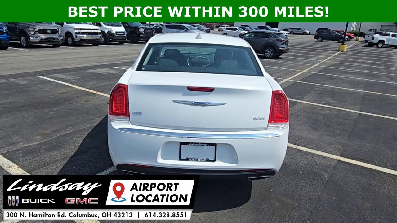Used 2022 Chrysler 300 Touring image 7